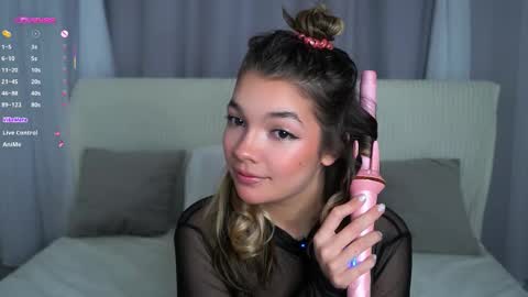 Kate online show from September 23, 2025, 11:46 am