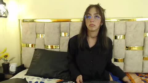 Snapshot of ling_ling24 chatting on March 11, 2025, 6:43 am ling ling24 online show from March 11, 2025, 6:43 am