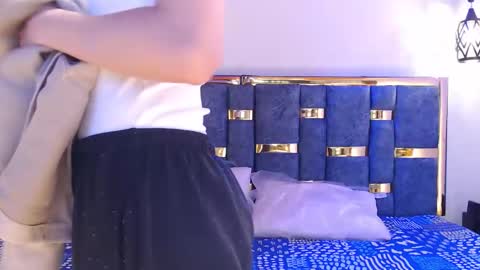 ling ling24 online show from January 13, 2026, 7:02 am