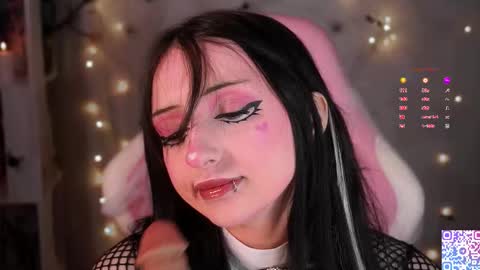 Lina online show from October 24, 2025, 9:22 pm