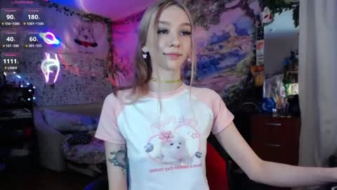 Snapshot of linlin_cuteeee chatting on February 5, 2025, 10:44 pm Lin online show from February 5, 2025, 10:44 pm