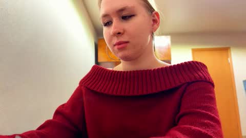 Snapshot of linncrisafi chatting on February 12, 2026, 8:37 pm Rose online show from February 12, 2026, 8:37 pm