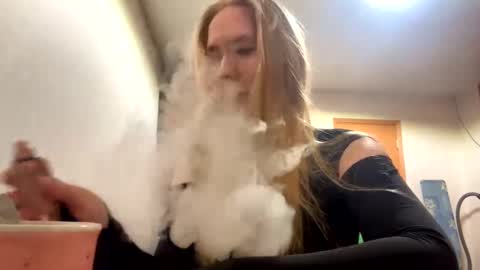 Snapshot of linncrisafi chatting on February 22, 2026, 7:34 pm Rose online show from February 22, 2026, 7:34 pm