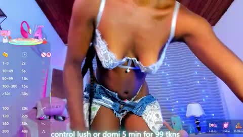 Snapshot of linsyadams chatting on November 15, 2025, 9:21 pm online show from November 15, 2025, 9:21 pm