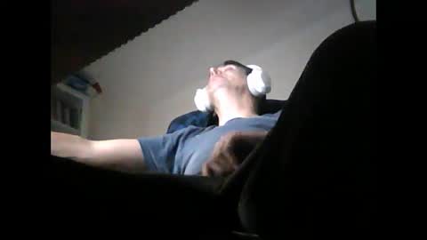 Snapshot of liongr69 chatting on March 2, 2025, 12:31 am liongr69 online show from March 2, 2025, 12:31 am