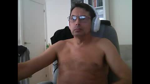 Snapshot of liongr69 chatting on October 21, 2025, 12:28 pm liongr69 online show from October 21, 2025, 12:28 pm