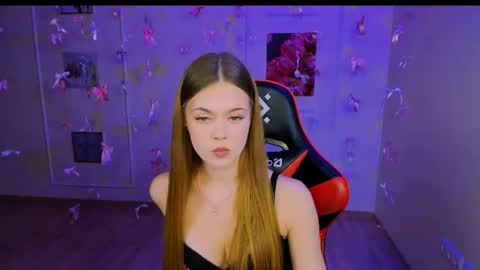 liora  online show from June 15, 2026, 12:51 pm