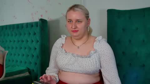 LioraArdyn online show from April 14, 2026, 6:08 am