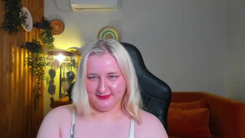 LioraArdyn online show from April 15, 2026, 5:58 am