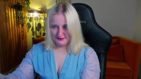 LioraArdyn online show from May 7, 2026, 5:18 pm