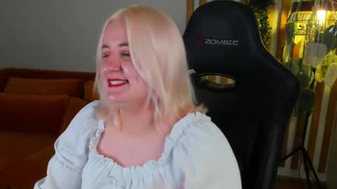 LioraArdyn online show from May 27, 2026, 5:32 pm