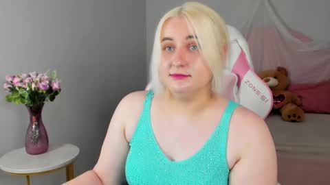 LioraArdyn online show from June 6, 2026, 4:23 pm