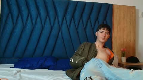  L I O  Q U E E N   online show from January 15, 2026, 3:33 am