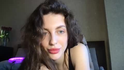 lipsylolly online show from March 10, 2026, 12:43 pm