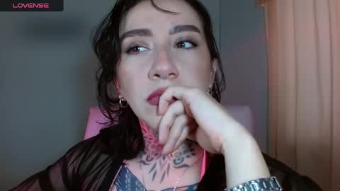 Snapshot of lisa_avila_ chatting on February 5, 2025, 10:33 pm Lisa online show from February 5, 2025, 10:33 pm