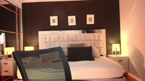 Lisa online show from February 5, 2025, 3:09 pm