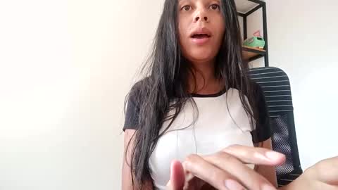 Snapshot of lisa_g07 chatting on November 5, 2025, 6:41 pm Lisa Santos online show from November 5, 2025, 6:41 pm