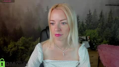 Snapshot of lisa_magnusson chatting on November 2, 2025, 11:40 pm Lisa online show from November 2, 2025, 11:40 pm