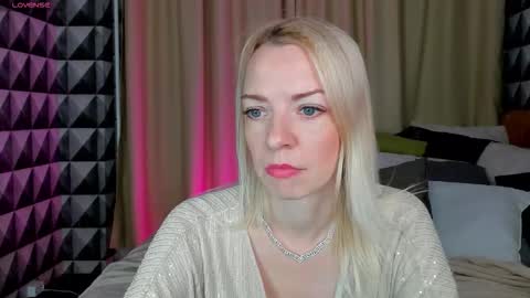 Snapshot of lisa_magnusson chatting on November 21, 2025, 1:04 am Lisa online show from November 21, 2025, 1:04 am