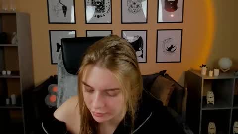 Snapshot of lisa_mitchel chatting on October 27, 2025, 2:26 am Lisa online show from October 27, 2025, 2:26 am