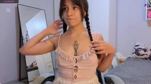 Lisa online show from September 18, 2025, 8:22 pm