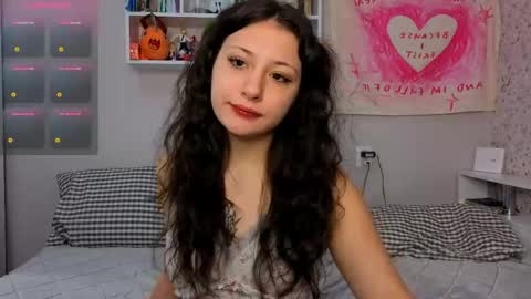 Snapshot of lisa_mzemta chatting on April 29, 2026, 8:29 am Lisa online show from April 29, 2026, 8:29 am
