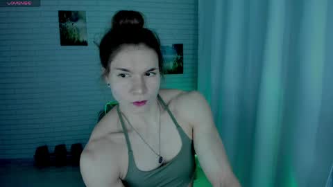 Snapshot of lisa_ree_ chatting on June 3, 2026, 10:48 pm lisa online show from June 3, 2026, 10:48 pm