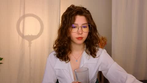 Snapshot of lisa_roses chatting on January 11, 2025, 2:41 am Lisa online show from January 11, 2025, 2:41 am