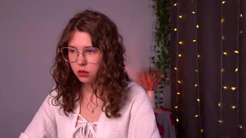 Snapshot of lisa_roses chatting on September 27, 2025, 6:57 pm Lisa online show from September 27, 2025, 6:57 pm