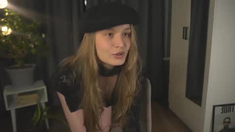 Elisabeth or Lisa online show from September 29, 2025, 8:13 pm