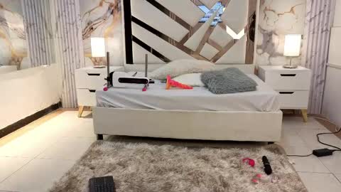 lisa_sweetas online show from April 18, 2026, 2:26 am