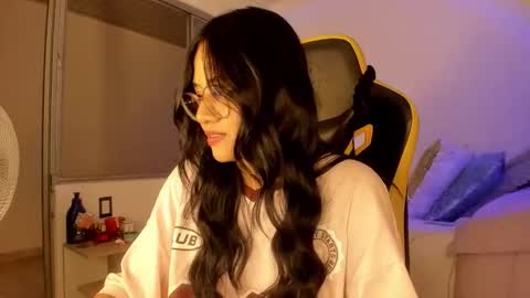 Snapshot of lisa_t08 chatting on October 30, 2025, 1:18 am Lisa Thompson online show from October 30, 2025, 1:18 am