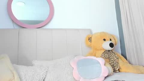 Snapshot of lisaa_a chatting on February 8, 2025, 2:04 am Lisa online show from February 8, 2025, 2:04 am