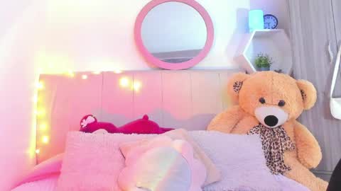 Snapshot of lisaa_a chatting on April 8, 2026, 9:15 pm Lisa online show from April 8, 2026, 9:15 pm