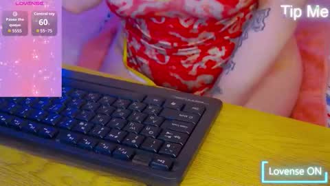 Lisa online show from November 21, 2025, 8:35 am