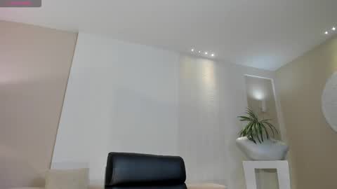 Lisa  Flowers online show from February 10, 2026, 11:58 am