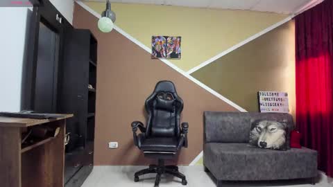 Snapshot of lisagray_1 chatting on June 24, 2026, 7:35 pm Lisa Gray Independent Model online show from June 24, 2026, 7:35 pm