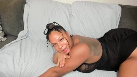 Snapshot of lisaloves6ix9 chatting on May 22, 2026, 5:25 am lisaloves6ix9 online show from May 22, 2026, 5:25 am