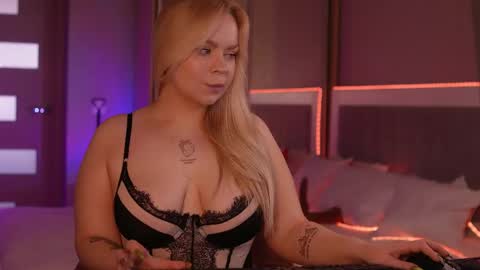 Snapshot of lisalovesweet chatting on May 18, 2026, 7:36 am Lisa online show from May 18, 2026, 7:36 am