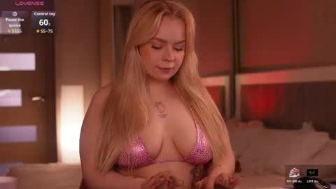 Snapshot of lisalovesweet chatting on May 30, 2026, 7:16 am Lisa online show from May 30, 2026, 7:16 am