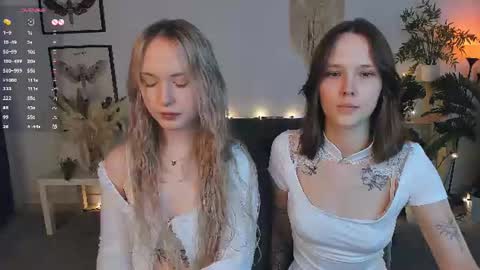 Snapshot of lisaluve chatting on July 19, 2026, 4:33 pm Lisa blonde Alisa brunette online show from July 19, 2026, 4:33 pm