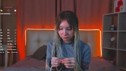 Snapshot of lisanelsona chatting on January 10, 2025, 1:10 am Hello our names are Kate and Alice this is our first day here. online show from January 10, 2025, 1:10 am