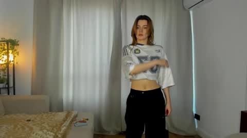 Lisha online show from April 22, 2026, 9:55 am