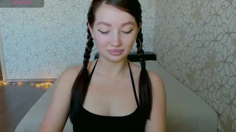 lissa_cristal_ online show from May 25, 2026, 9:59 am