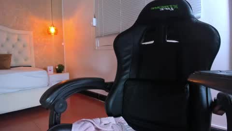 Snapshot of lissa_jhonsoon chatting on February 13, 2025, 10:55 am L I S S A online show from February 13, 2025, 10:55 am