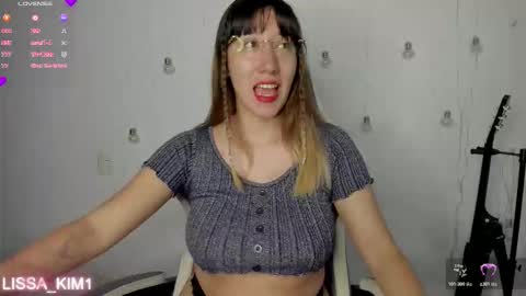 Snapshot of lissa_kim1 chatting on November 6, 2025, 11:00 am Lissa Kim online show from November 6, 2025, 11:00 am