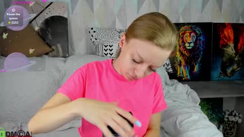 Snapshot of lissa_kitsune chatting on October 6, 2025, 7:28 am Lissa online show from October 6, 2025, 7:28 am