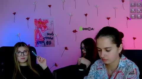 lissa_night online show from April 18, 2026, 7:07 pm