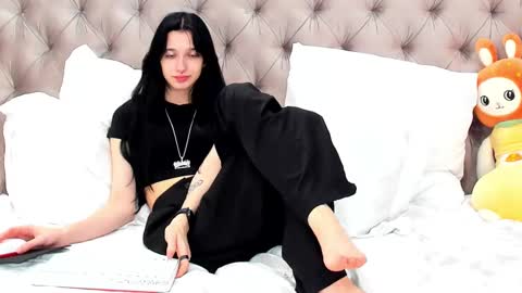 LissaAllison online show from March 8, 2025, 10:32 am