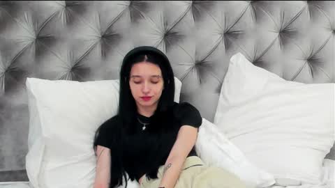 LissaAllison online show from March 11, 2025, 10:51 am